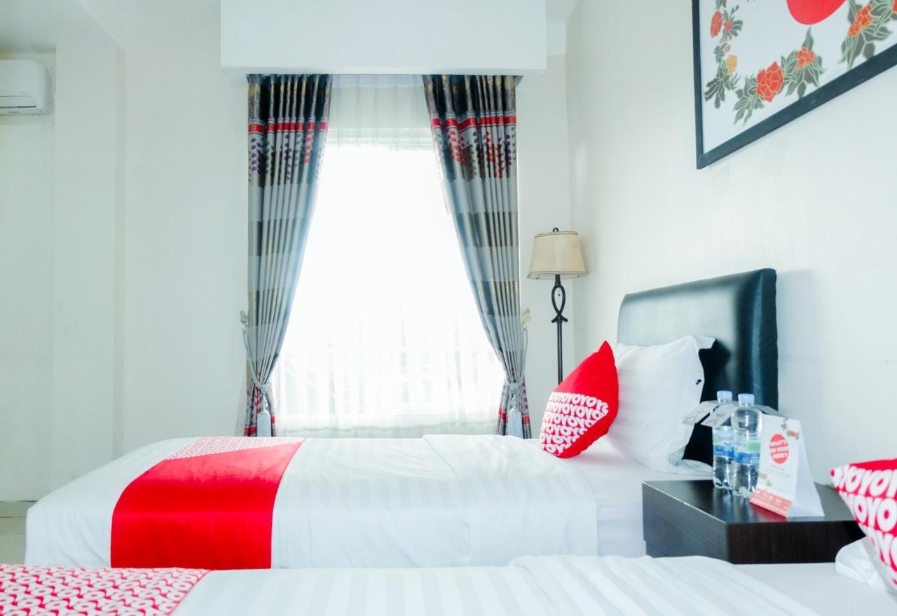 מאלאנג Oyo 696 Hasanah Guest House Syariah De Saphire מראה חיצוני תמונה
